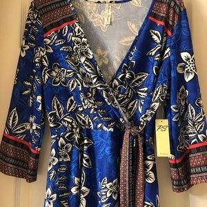 Women’s chic blouse nwt size small